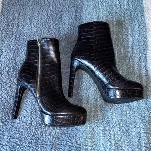 Guess booties